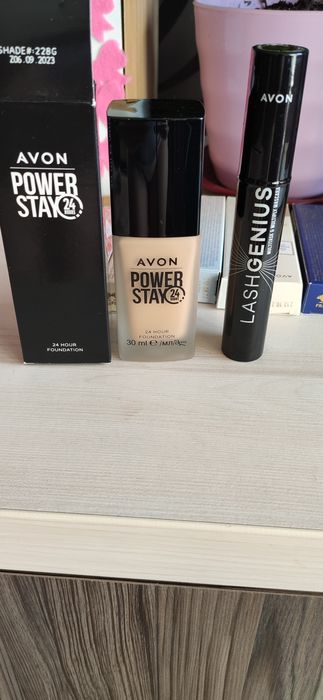 zestaw do makijażu Avon