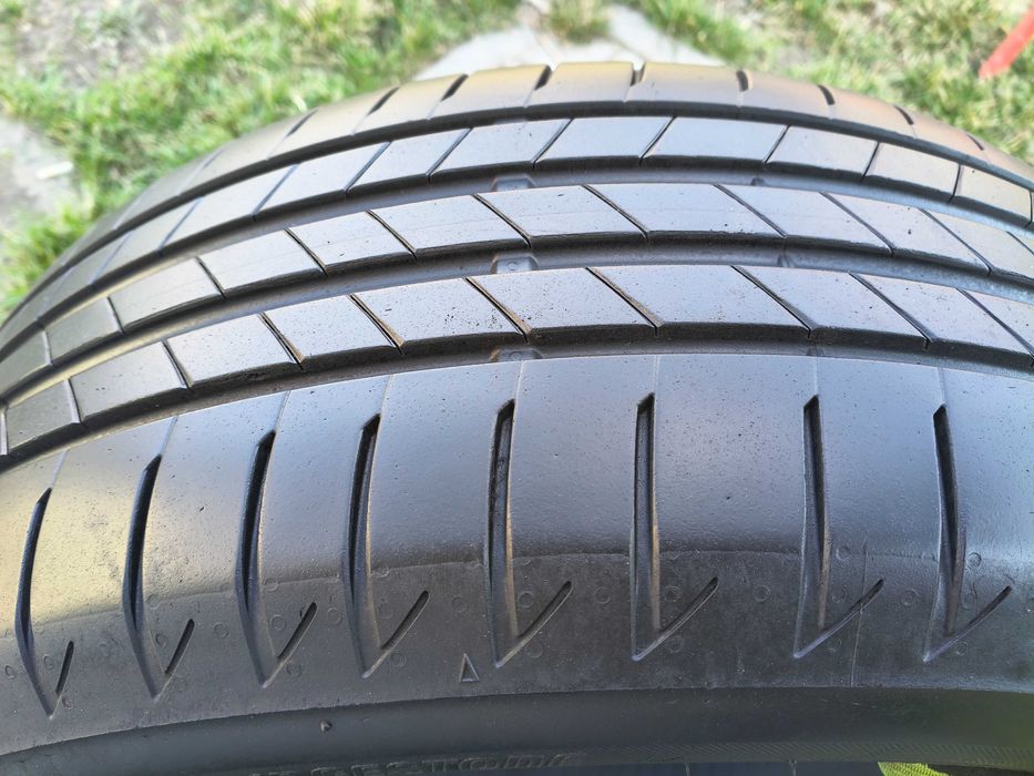 Lato Bridgestone 225/50 R18 6mm