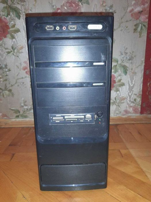 Продам комп'ютер AMD Phenom II X4 925, монітор та регулятор напруги