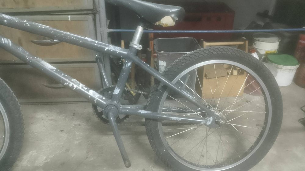 Sprzedam BMX-a ręcznie malowany.