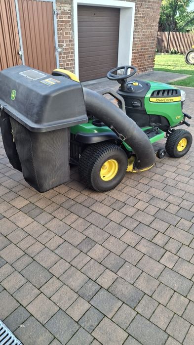 Kosiarka traktorek do koszenia John Deere E130
