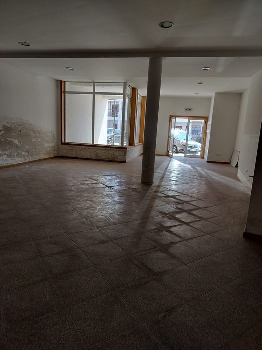 Espaço Comercial no Centro de Murça com Garagem Privativa