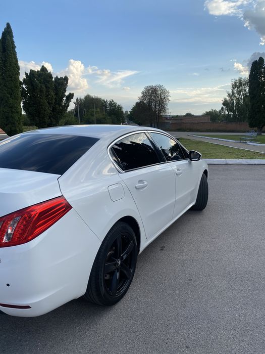 Автомобіль Peugeot 508 2011