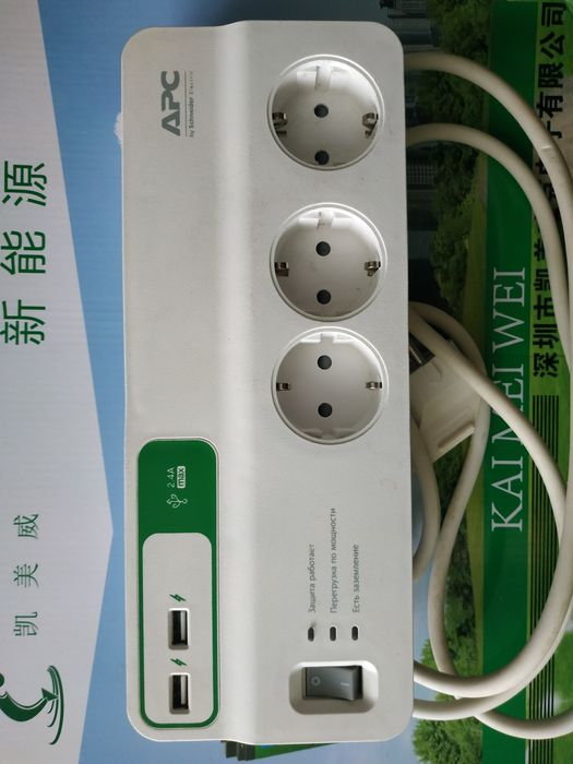 Подовжувач мережевий фільтр APC Essential SurgeArrest 6 outlets + 2 USB