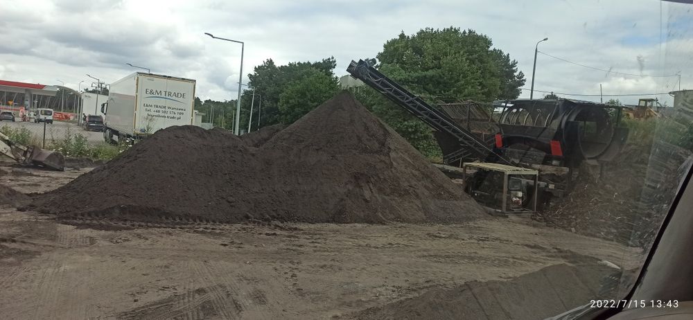 ziemia czarnoziem przesiewany gruz granit kora