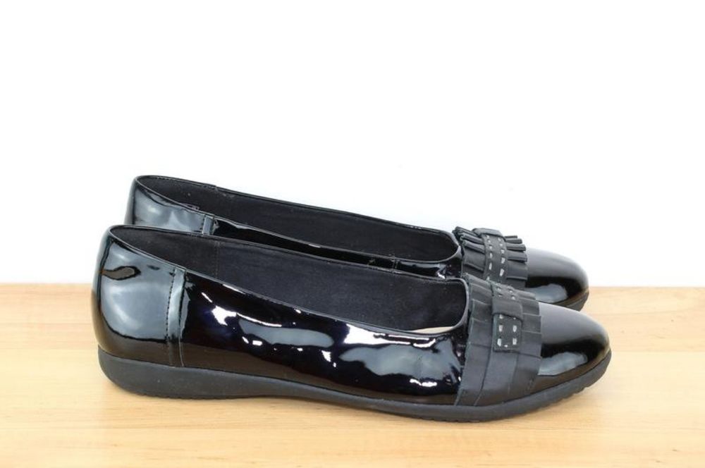 Фирменные туфли лодочки лаковая кожа Clarks, р.40-41 стелька 26-26,5см