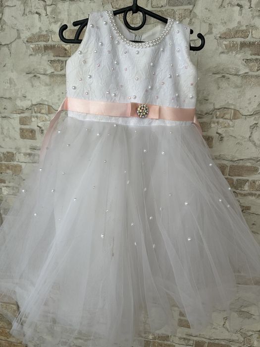 Нарядне плаття на дівчинку 110-128