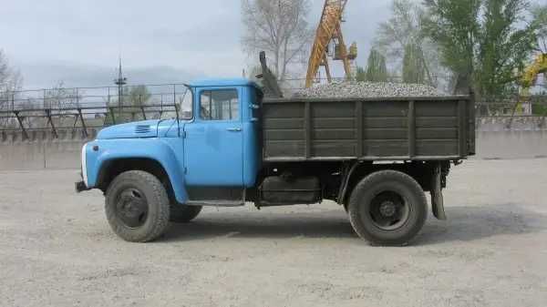 Пісок. Бетон. Щебінь. Відсів. Асфальт. Шлак. Грунт. Земля. Самосвал.