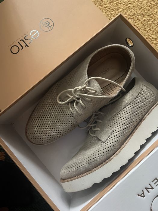 Туфлі лофери на шнурках estro