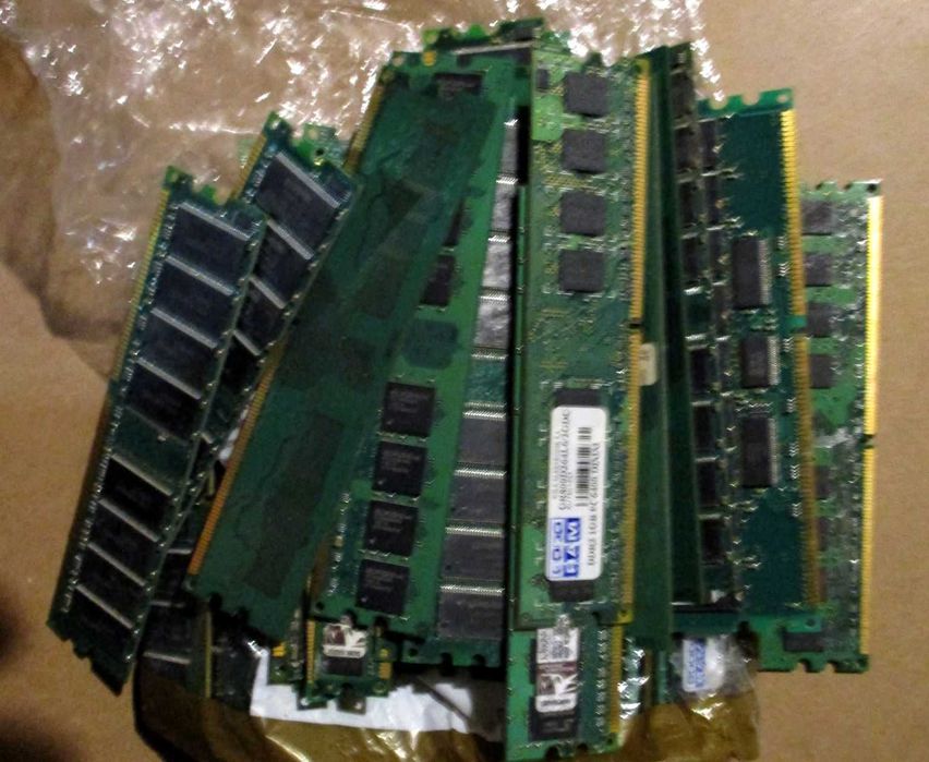 stare pamięci ram 1 GB każda, razem 55 sztuk