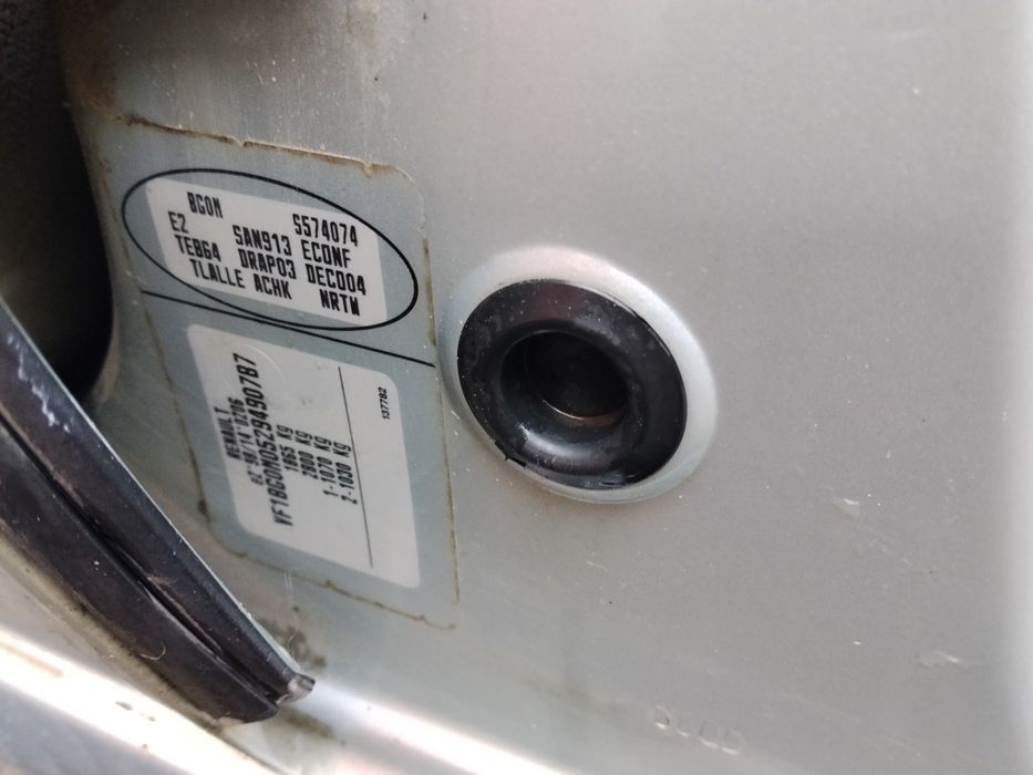 Продам Reno Laguna 2  2003,1,8,газ-бензин