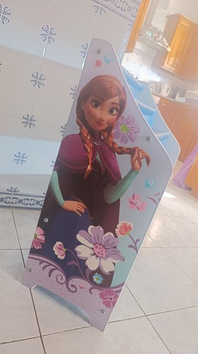 Vendo Estante/Livros da Disney!