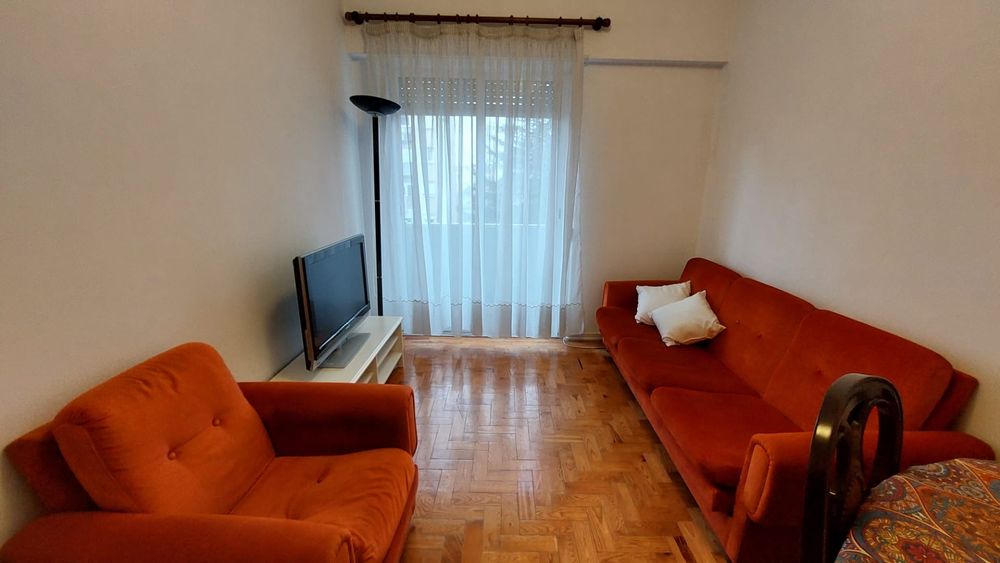 Aluga-se quarto em Benfica num T3 com sala