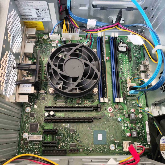 Акція! Fujitsu Esprimo P957 i5-6500 — Готовий до апгрейду: NVMe + багато слотів + Німеччина