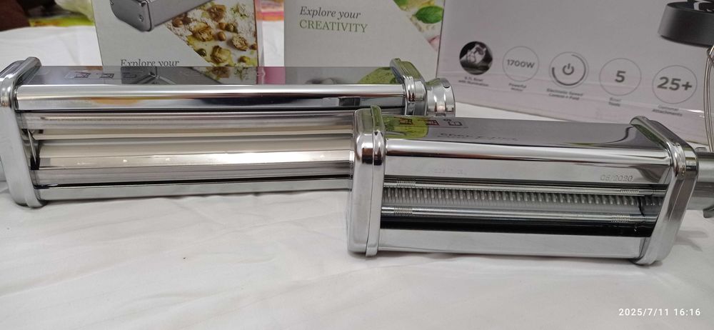 Кухонна машина Kenwood Chef XL Titanium KVL8300S — БЕЗ ДОД. НАСАДОК