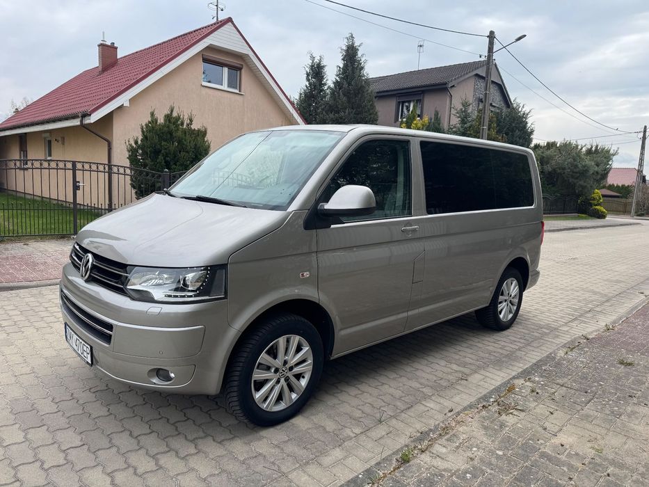 Volkswagen Caravelle 2.0TDI 180km Xenon Navi El.Drzwi Niski Przebieg !!