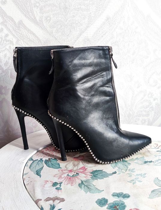 Ботильйони на каблуку