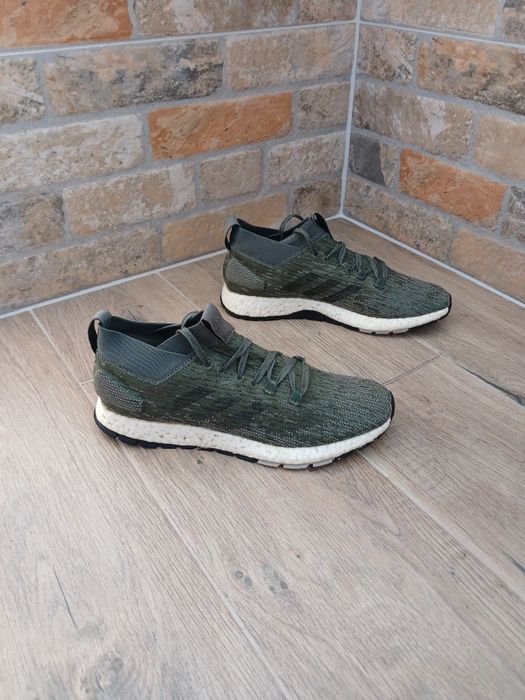 Кроссовки Adidas Boost р 43 на 42 ( 27,5 см) ц 1500 гр ориг. отл.сост
