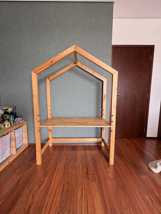 Secretaria criança com mesa ajustavel