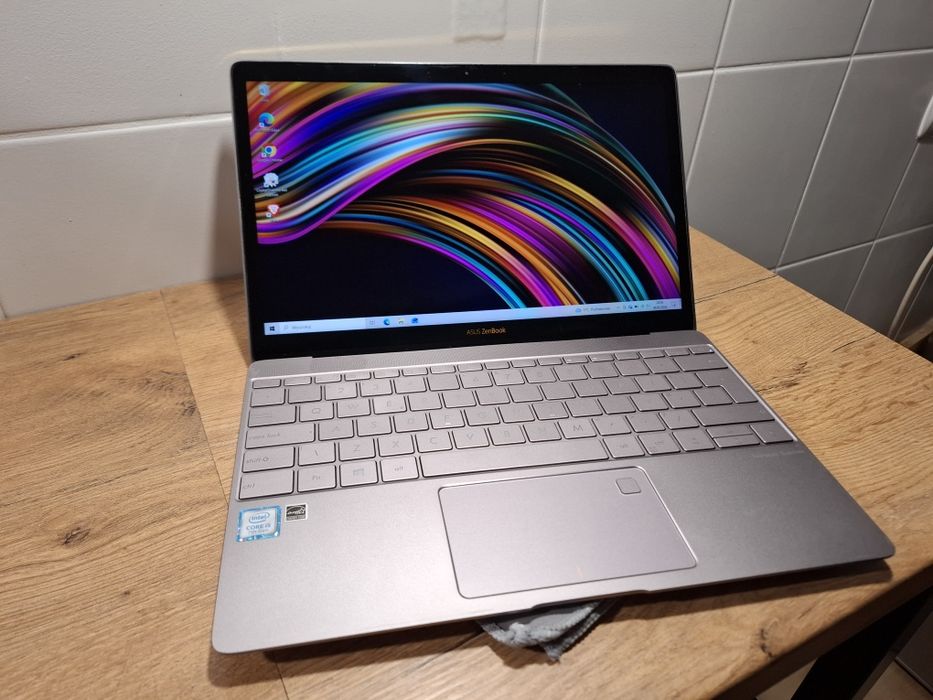 Laptop Asus ZenBook UX390U 12'