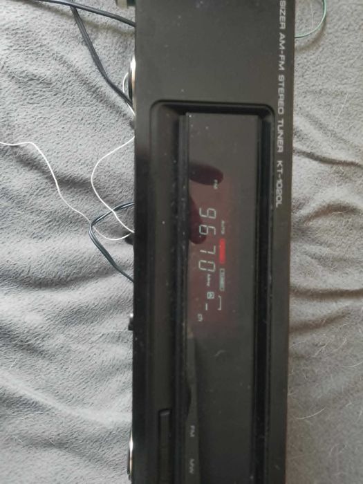 Tuner cyfrowy / KENWOOD model KT-1020L AM/FM Stereo Quartz Synthesizer Tuner