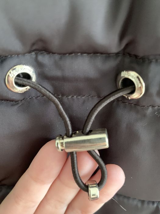 Casaco de penas tipo puffy castanho dá Massimo Dutti