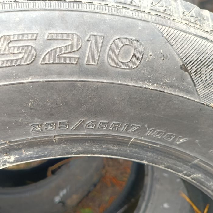 Opony  235/65/17