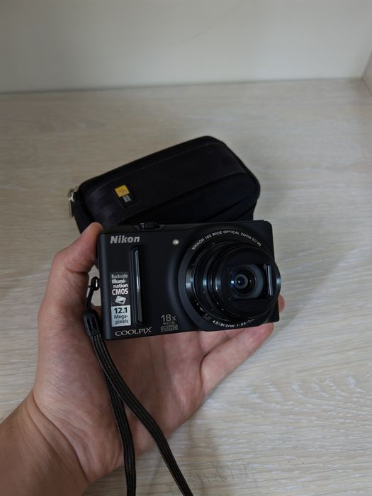 Фотоапарат Nikon S9100 + Чохол