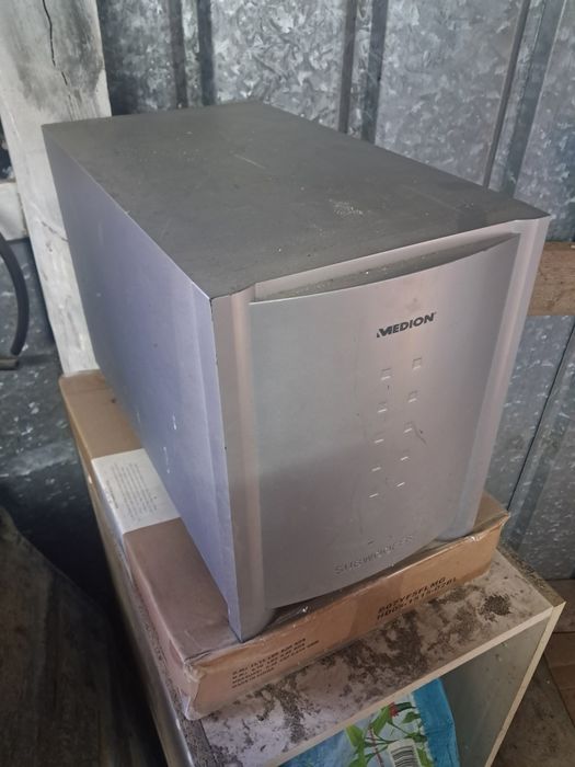 Subwoofer medion
