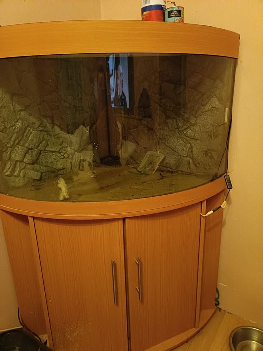 Akwarium z szafką