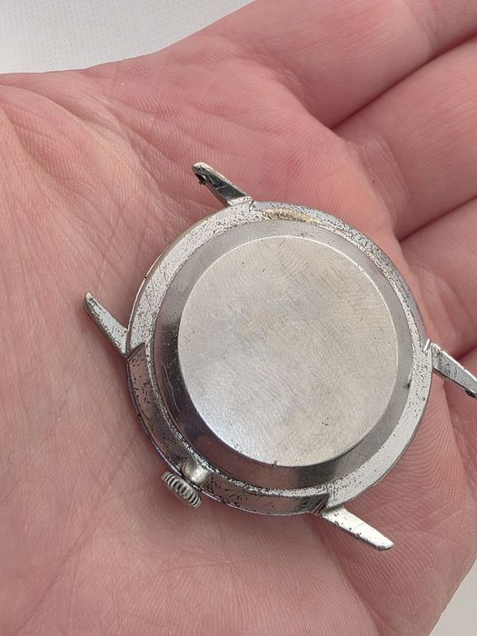 Zegarek Raketa działający