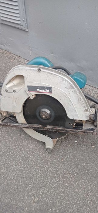 Електропила MAKITA