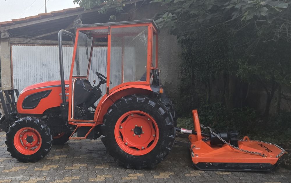 Trator KIOTI 50 CV