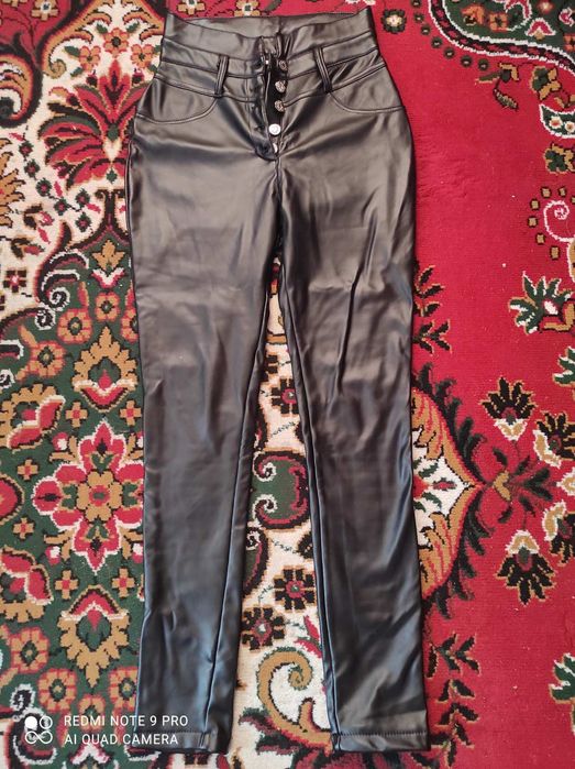 Шкіряні штани розмір S