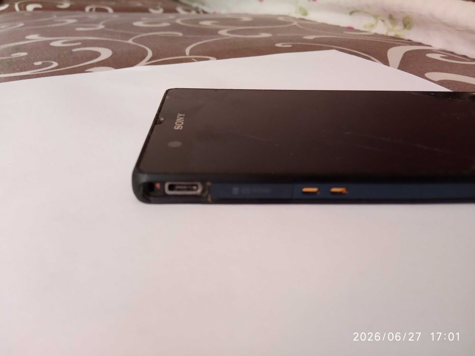 Sony Xperia Z (C6603) на запчастини / під відновлення. Плата 100% робоча