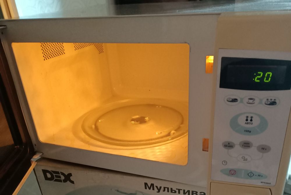 Продам мікрохвильову піч.