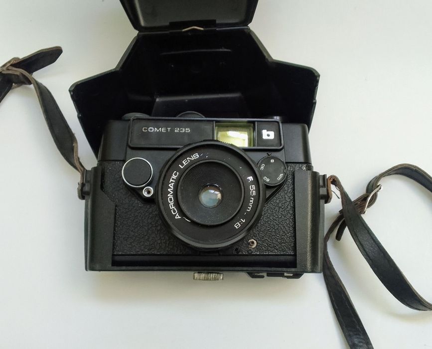 Máquina fotográfica Bencini Comet 235