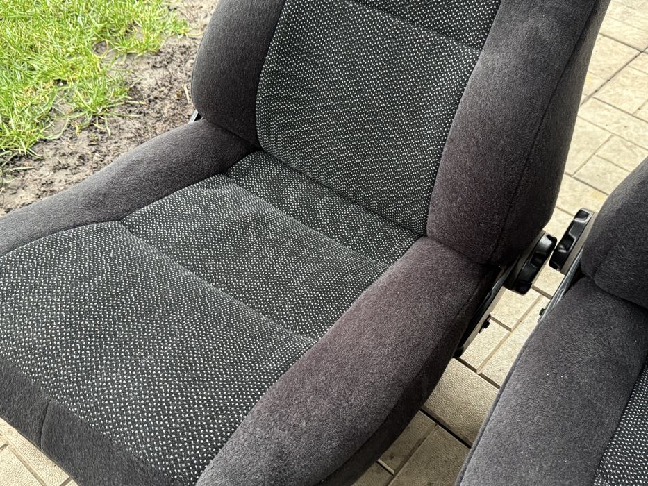 Передні сидіння ваз 2109 в ідеальному стані