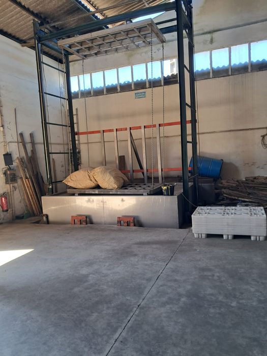 Armazém Industrial com Licença Ativa | Lourosa (Santa Maria da Feira)