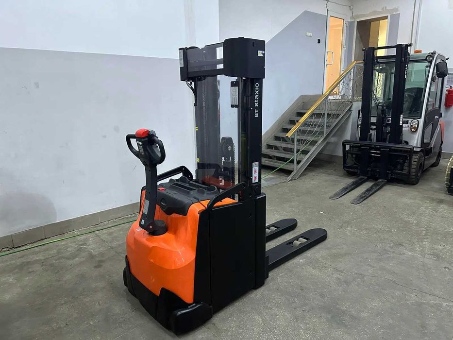Toyota BT SWE-160 Електричний штабелер