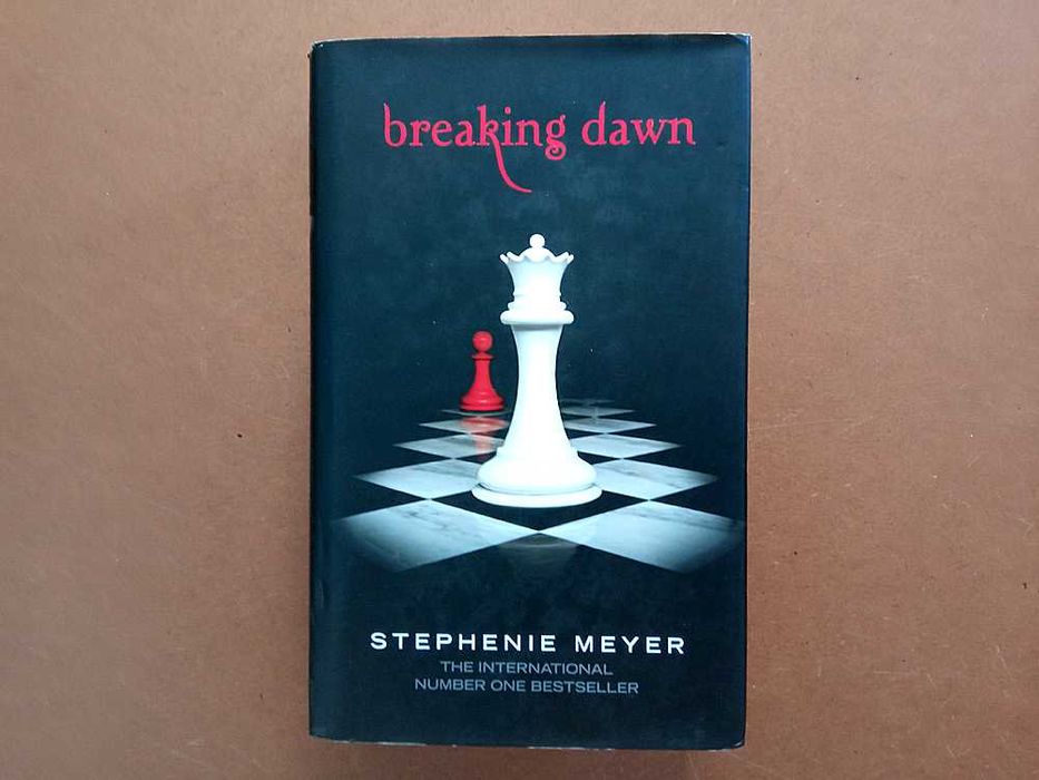 Livro "Breaking Dawn" de Stephenie Meyer - Amanhecer