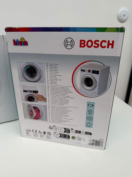 Zabawka pralka KLEIN Bosch Junior 9213 - Cztery programy prania i oryginalne odgłosy - działa z wodą i bez wody (outlet)