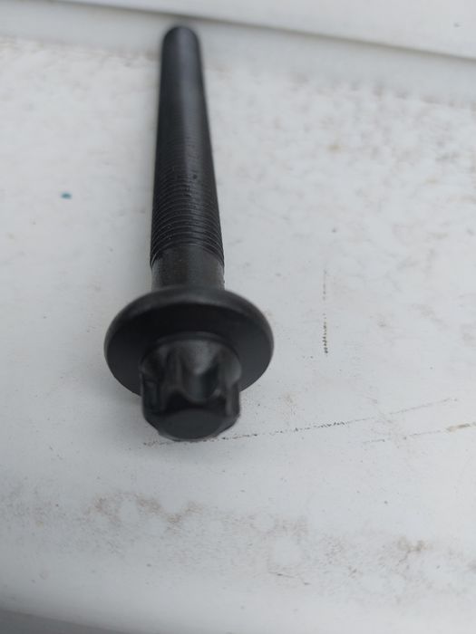 Болти гбц Elring 12/67 мм,прокладки б/в F4R Renault