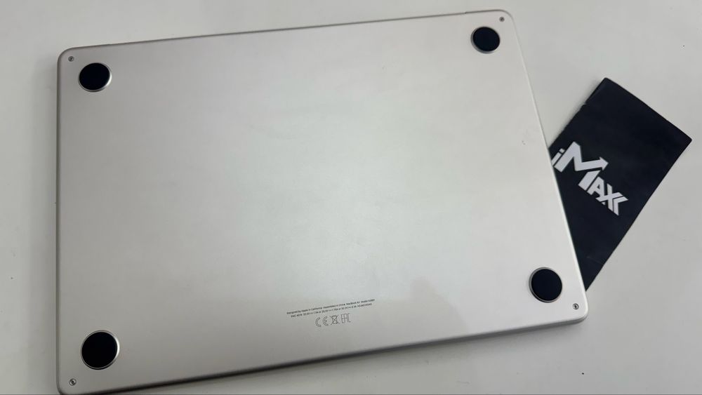 MacBook Air 13 13.6” M2 2022 16/512Gb Statlight Без Блокувань 699€