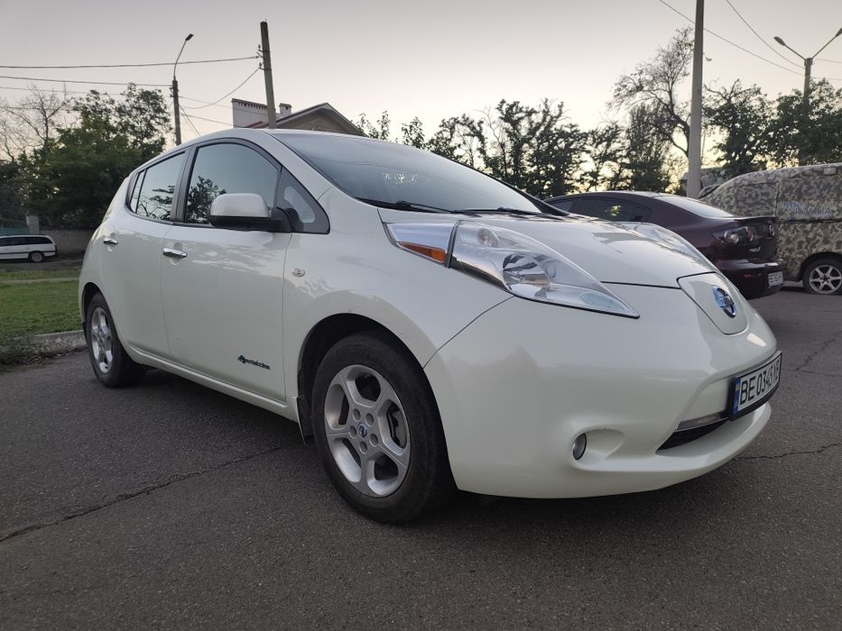 Nissan leaf в хорошем состоянии