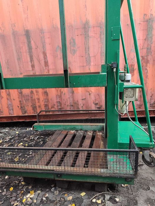 Podnośnik do palet hydrauliczny