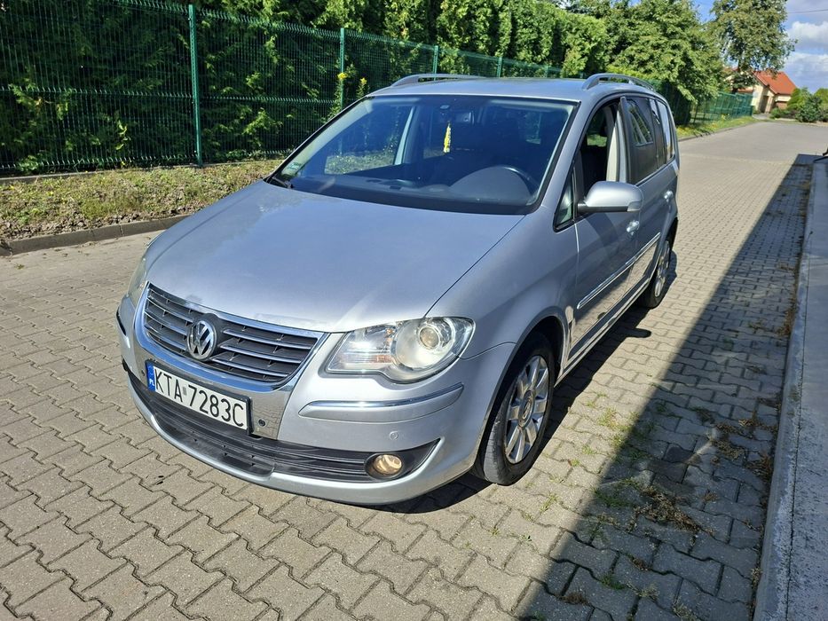 Volkswagen Touran Ładny stan 7 osobowy Automat DSG 170 KM po lifcie
