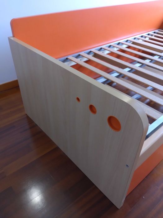 Cama criança/adolescente com arrumação