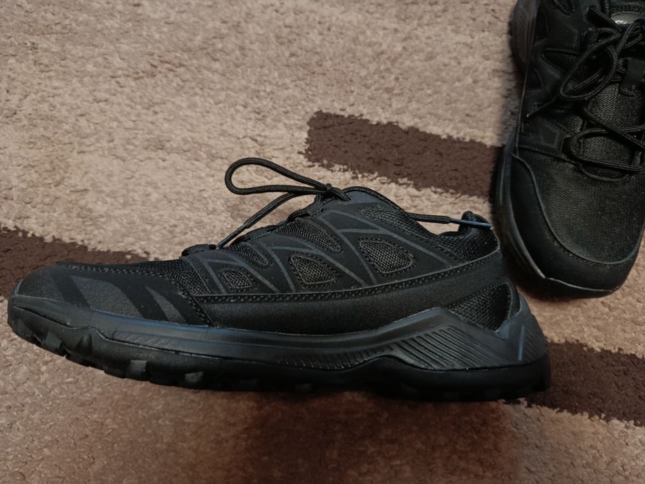 Продам мужские кроссовки Chokc
