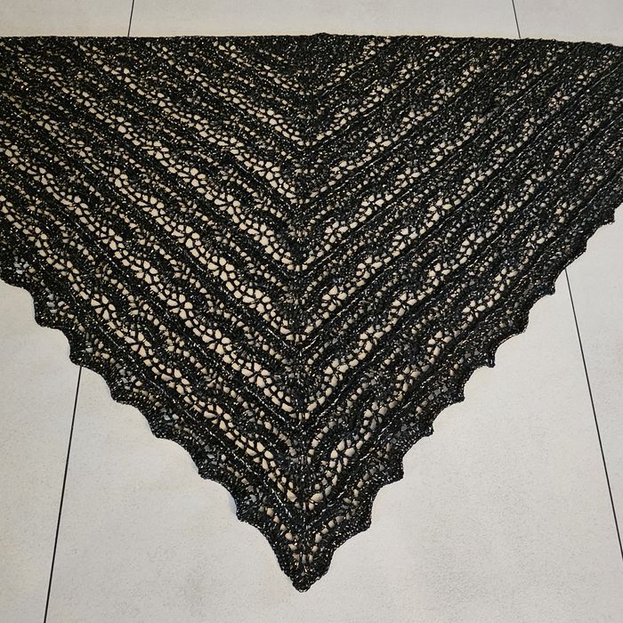 Chusta robiona na szydełku rękodzieło Handmade